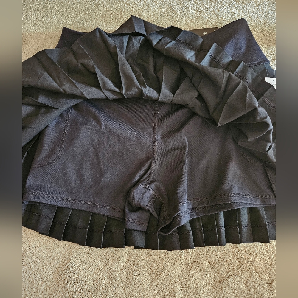 NWT Gap Fit Skort, Medium, Black - Picture 3 of 3